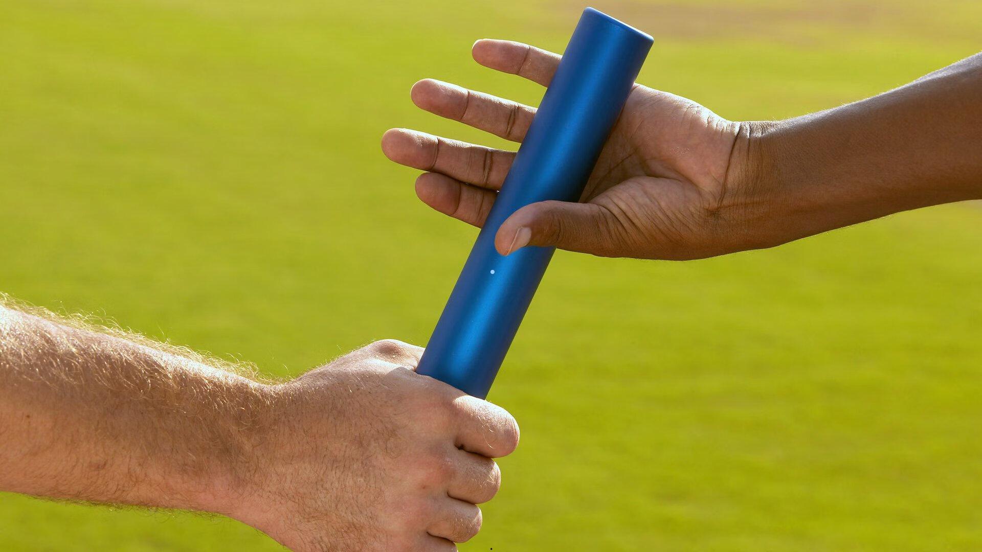 豪横组合闪耀洛杉矶!比尔-盖茨与鲍尔默同观快船激战掘金