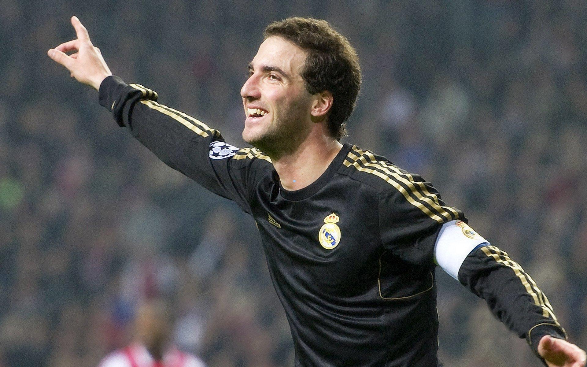 意大利名帅加图索到访沙特卡迪西亚俱乐部，共绘足球发展新蓝图