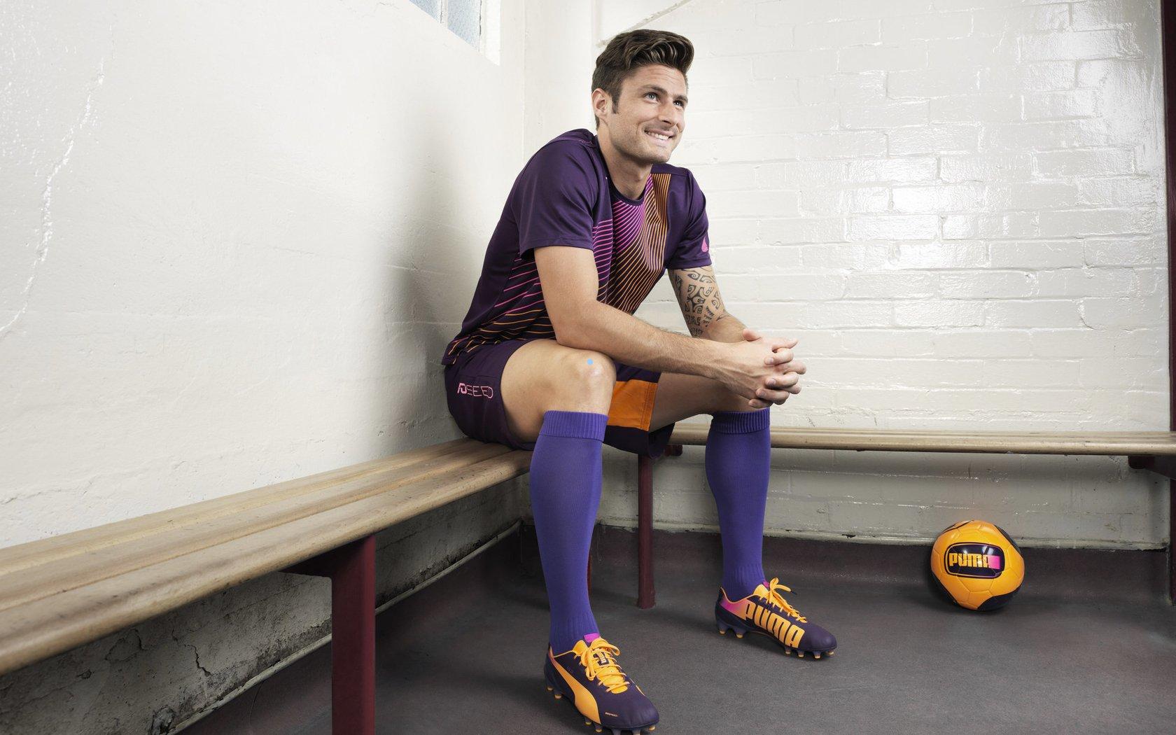 周一英超焦点战，富勒姆与诺丁汉森林的排名对决，戴奇战术成关键